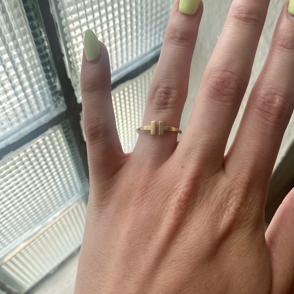 Tiffany & Co. yellow gold T wire ring size 6.5
